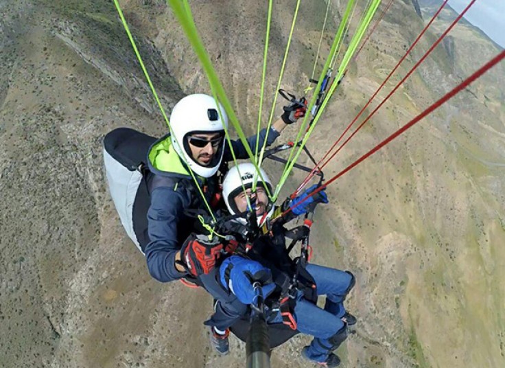 پاراگلایدر خلبان غلامی