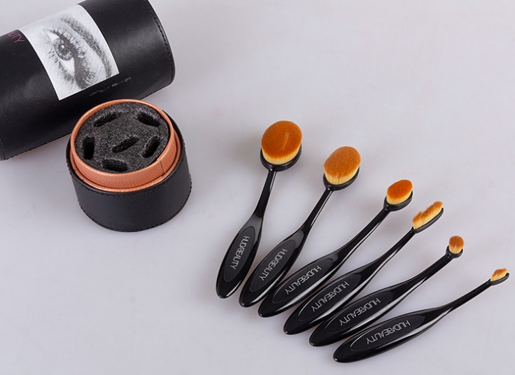 ست براش آرایشی چرمی Huda Beauty