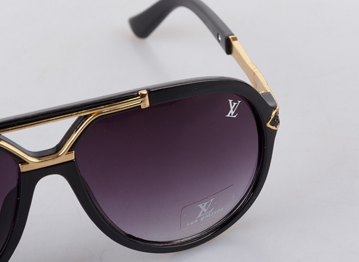 عینک آفتابی طرح Louis Vuitton