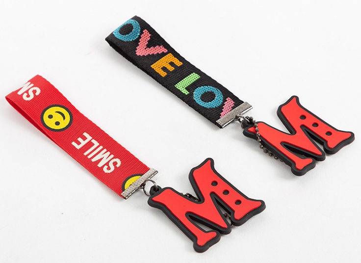 آویز سیلیکونی فانتزی