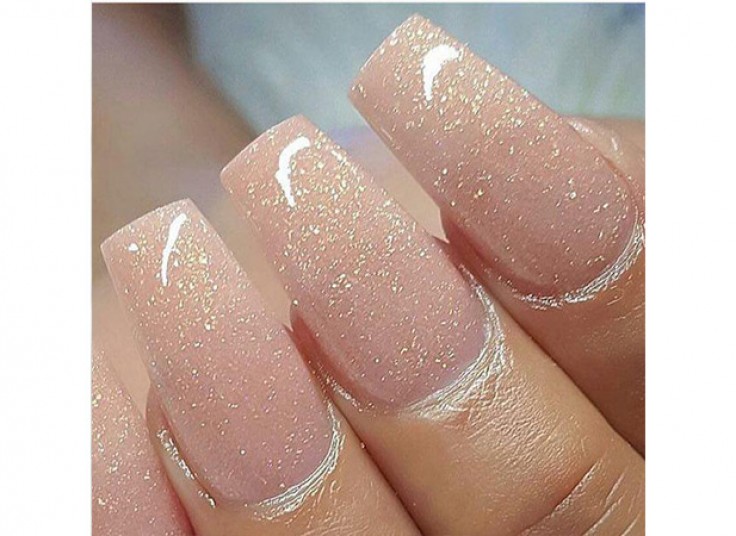 خدمات ناخن در سالن لیلیوم