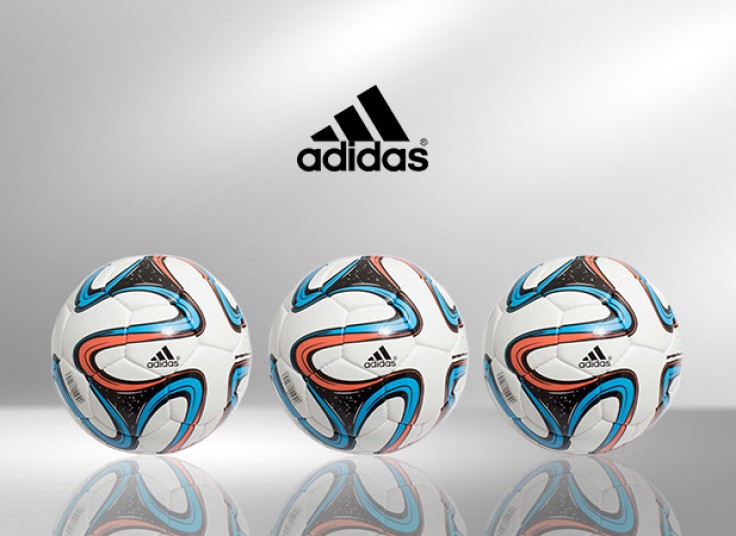 دو مدل توپ فوتبال adidas