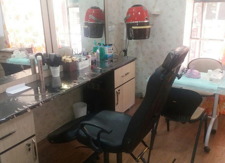 سالن زیبایی مانلی