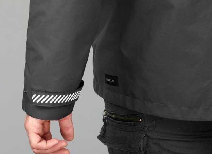 کاپشن decathlon