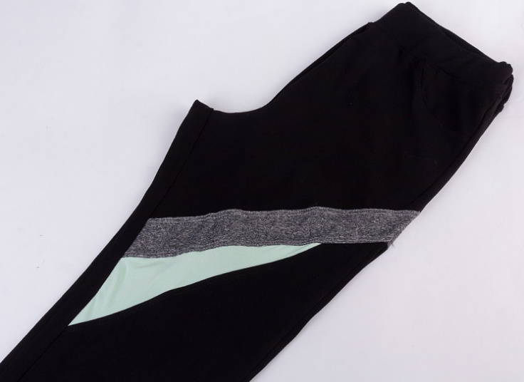 شلوار تیکه دوزی شده