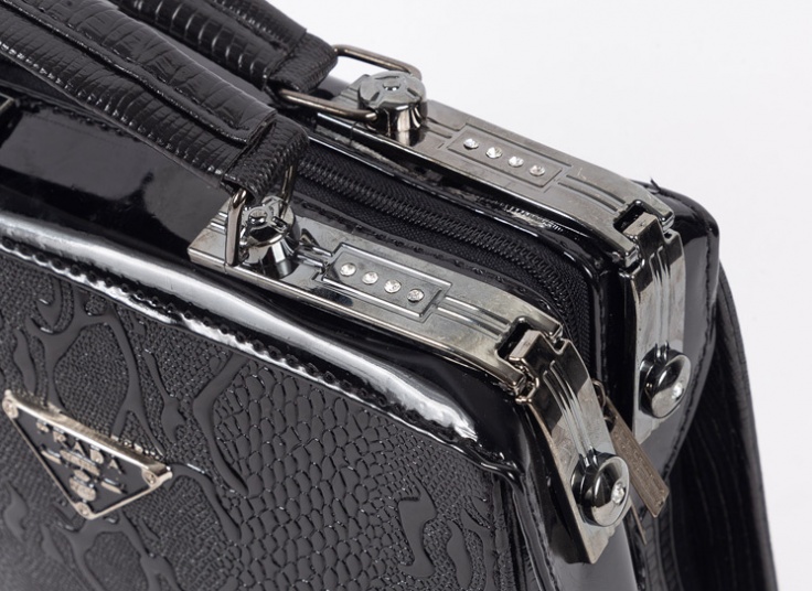 کیف زنانه ورنی Prada