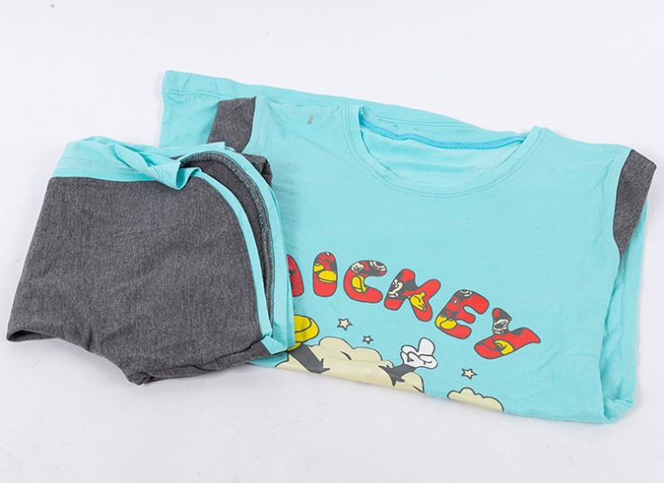 ست تیشرت شلوارک طرح‌دار