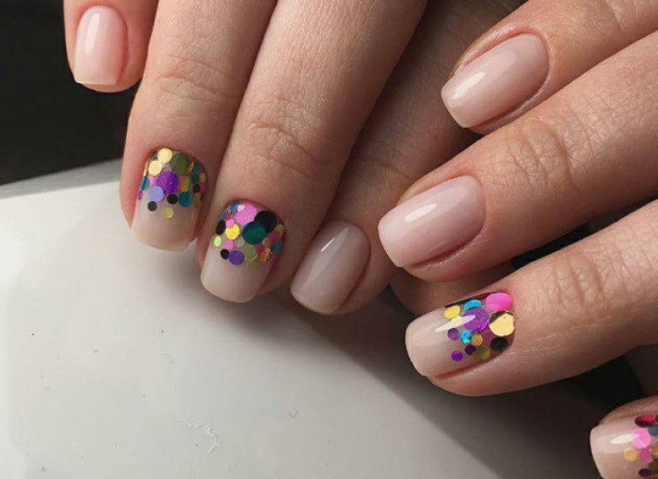 خدمات ناخن سالن زهره