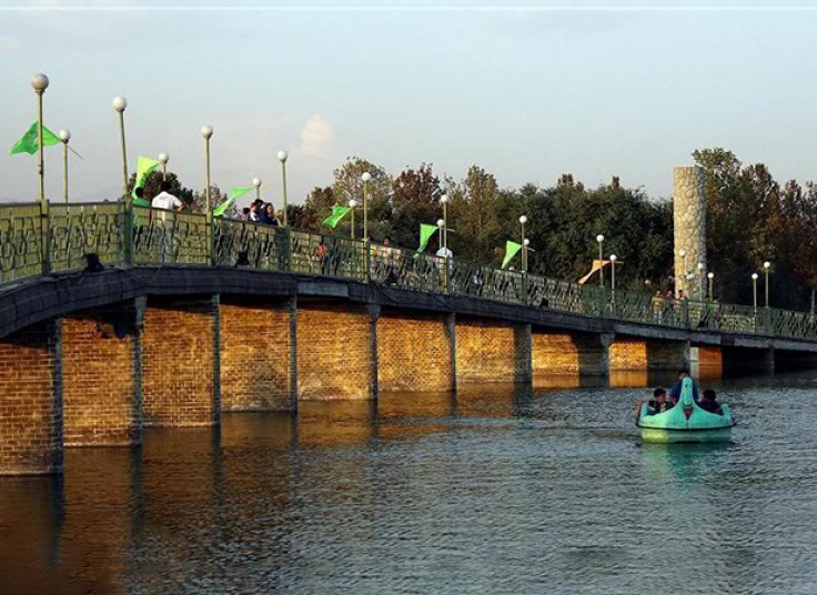 قایقرانی دریاچه بوستان رازی