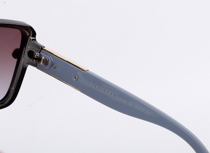عینک آفتابی زنانه طرح Burberry مدل6066