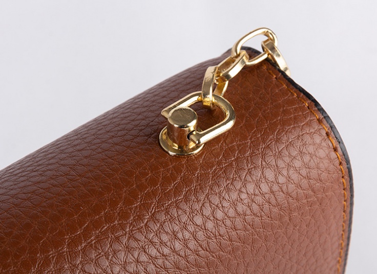 کیف دوشی زنانه MOSCHINO