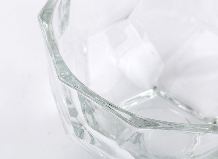 شکلات‌خوری Lisa Mori