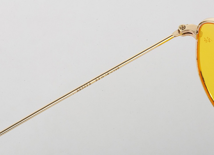 عینک خلبانی طرح Ray-Ban