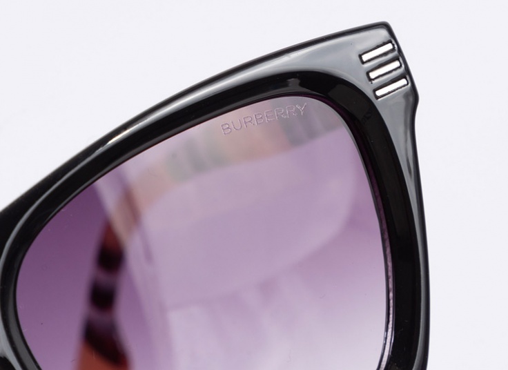 عینک آفتابی زنانه طرح Burberry مدل2818