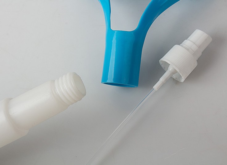 شیشه پاک کن اسپری دار