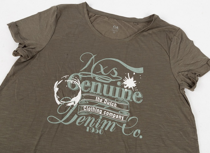 تیشرت زنانه طرحدار C & A