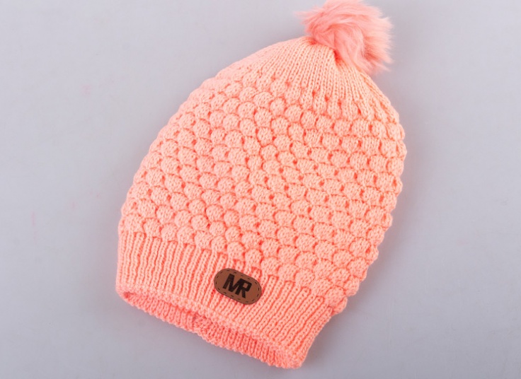 کلاه بافت منگوله دار MR