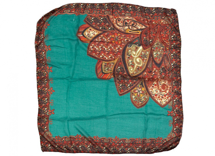 روسری نخی گل‌دار