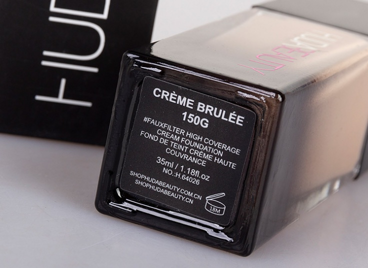 کرم پودر Huda Beauty