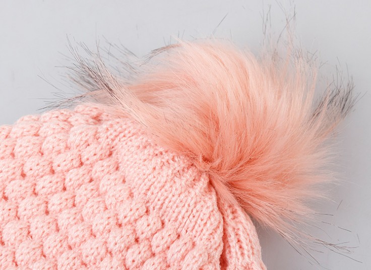 کلاه بافت Poom Poom