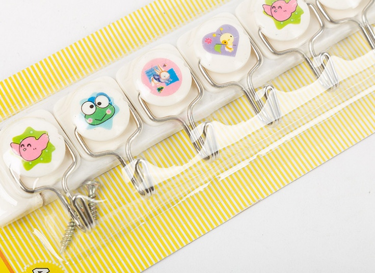 آویز طرح عروسکی