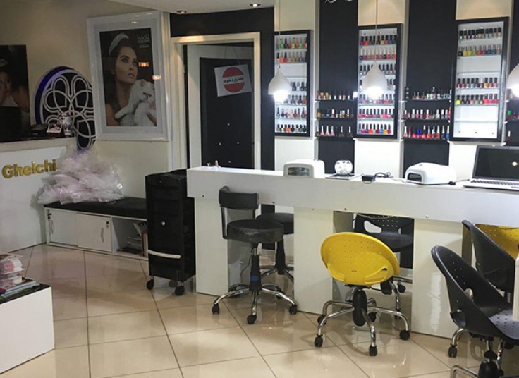 خدمات ناخن انستیتو زیبایی قیچی