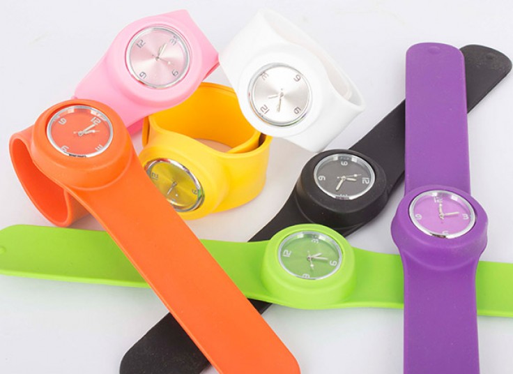 ساعت فانتزی با بند خط‌کشی