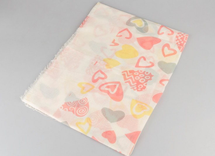 روسری نخی قواره دار طرح قلب