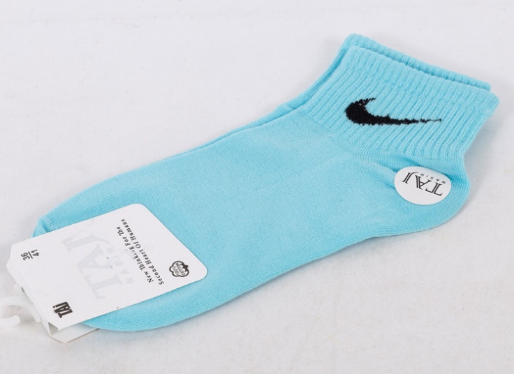 جوراب مچی طرح نایک TAJ