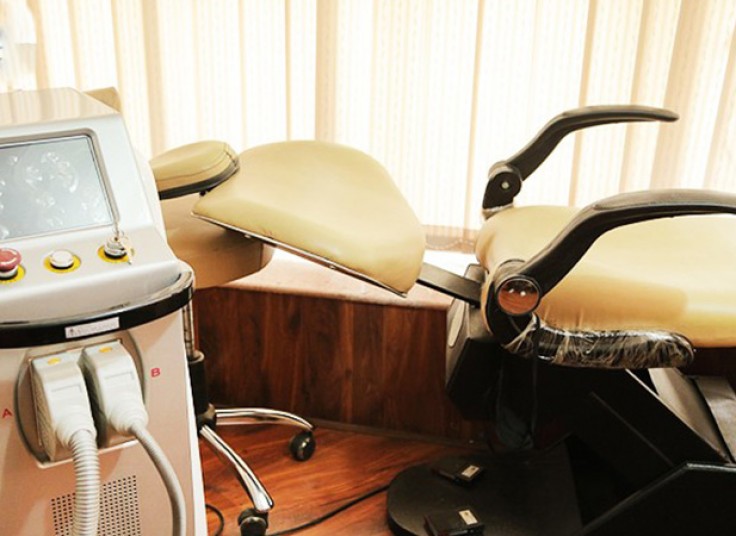 پیرسینگ گوش در مرکز زیبایی مدیکو نایس