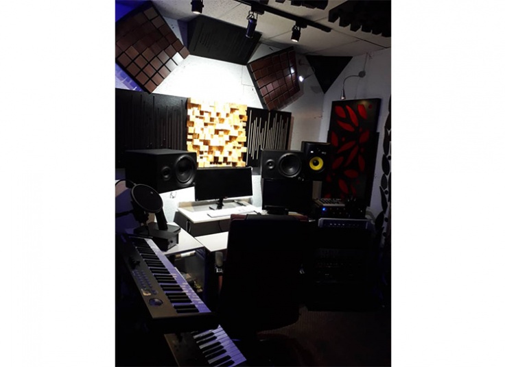 آموزش گیتار پاپ و کلاسیک استودیو راد