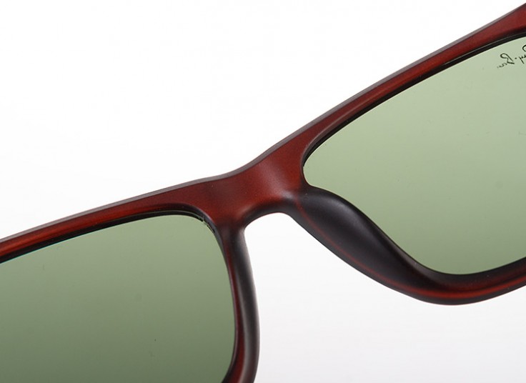 عینک آفتابی طرح RayBan