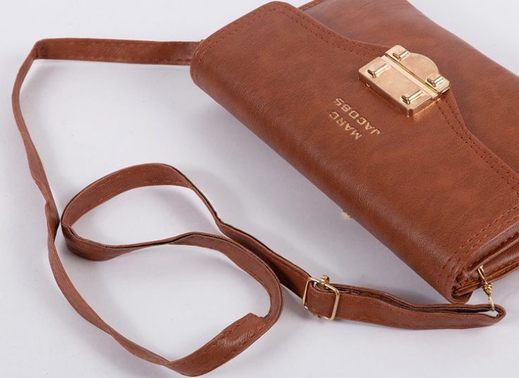 کیف پاسپورتی Marc Jacobs