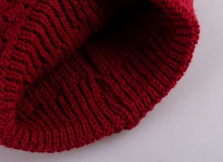 کلاه بافت منگوله دار MR