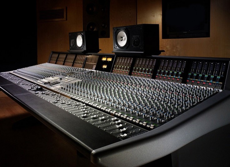 تست صدا خوانندگی یا گویندگی در موسسه سپند هنر