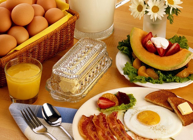 بوفه کامل صبحانه رستوران چلچله