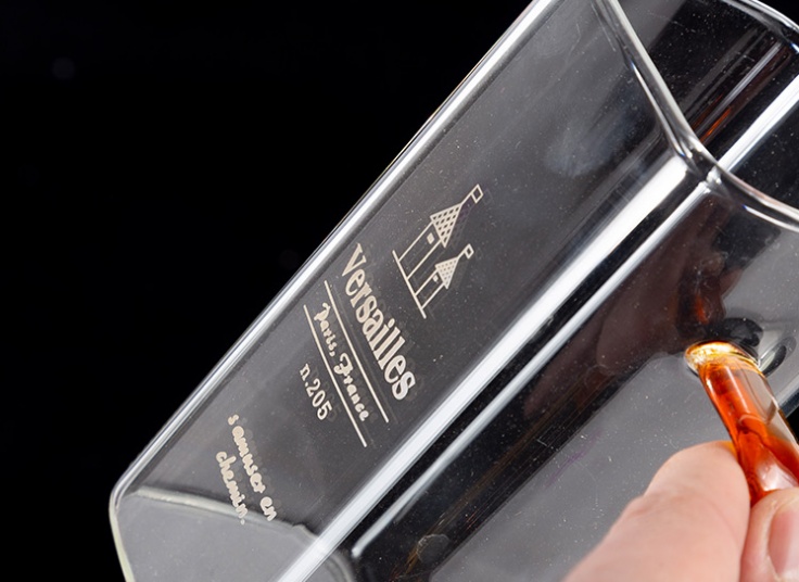 لیوان پیرکس دسته دار مربعی