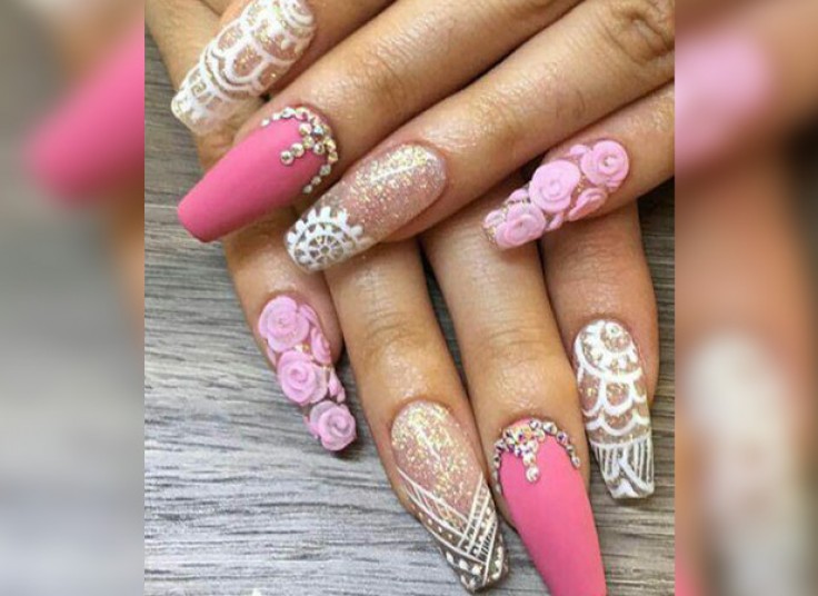 آموزش کاشت ناخن سالن فریبا