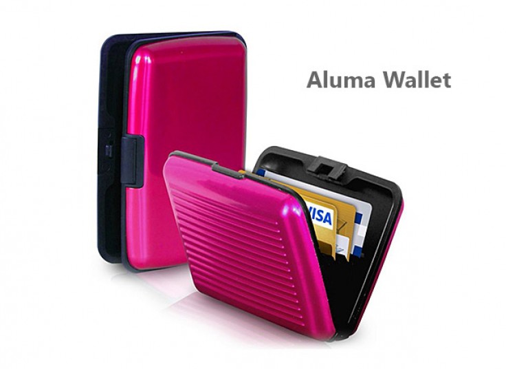 جاکارتی و کیف AlumaWallet