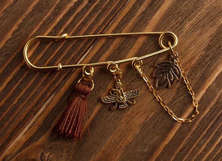 سنجاق سینه دست ساز