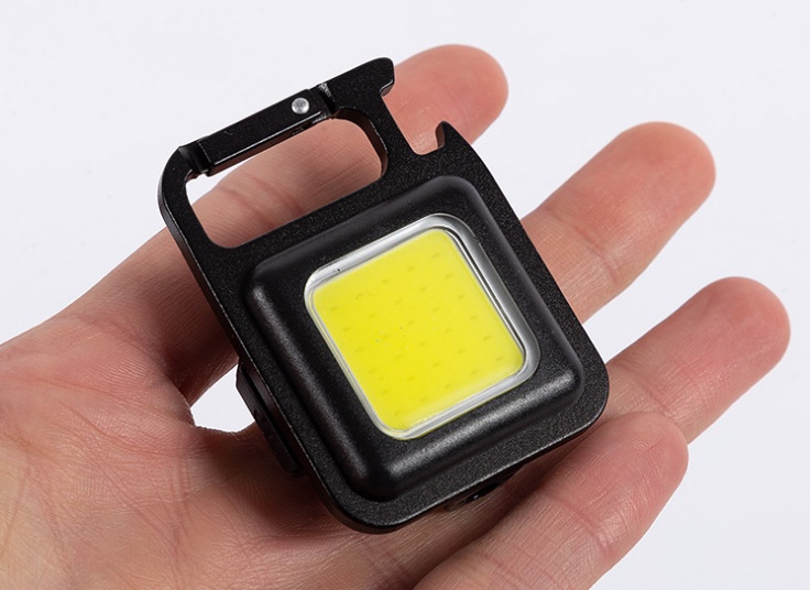 جاکلیدی چراغ قوه دار