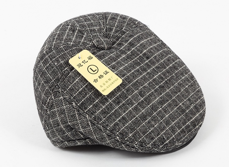 کلاه کپ دکمه دار