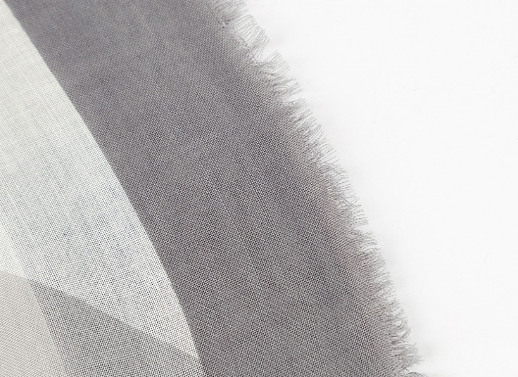 روسری نخی طرح Valentino