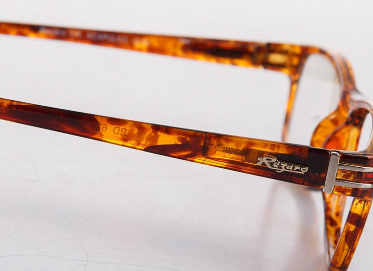 سری جدید عینک طبی REZARO