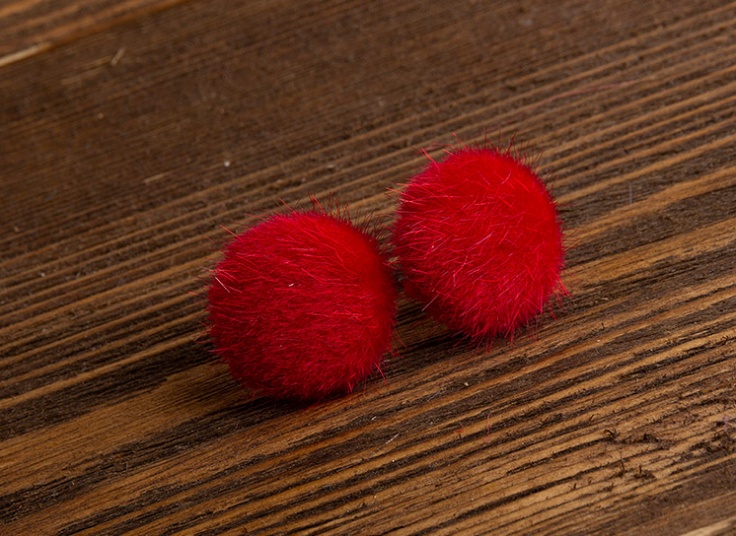 گوشواره میخی پشمی