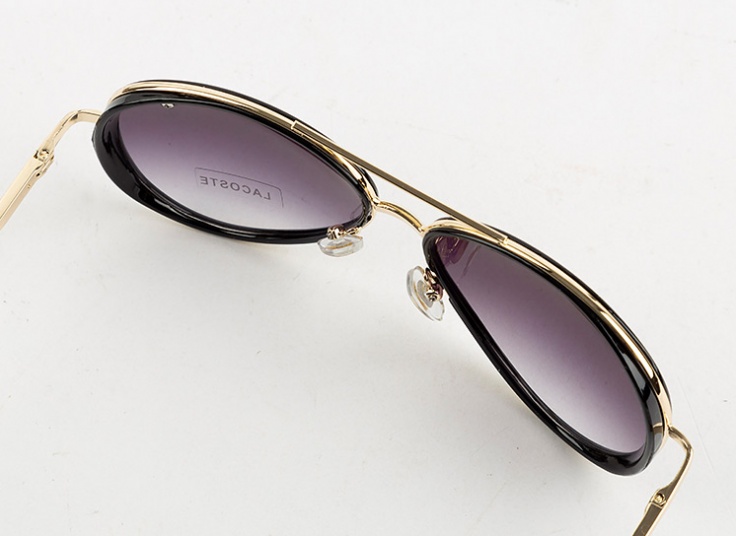 عینک آفتابی Lacoste