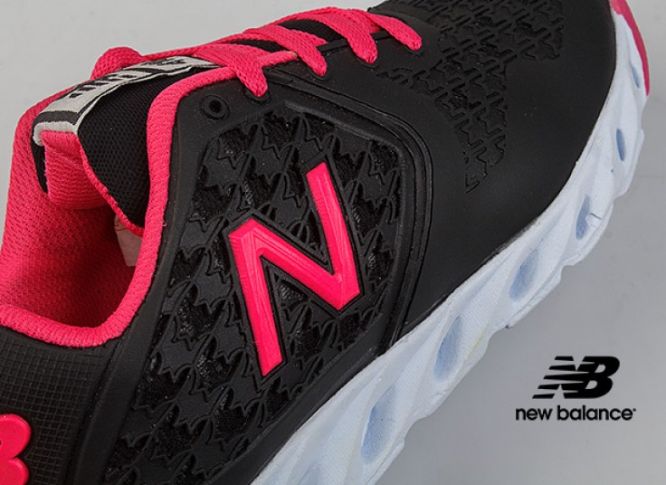 کفش ورزشی زنانه New Balance