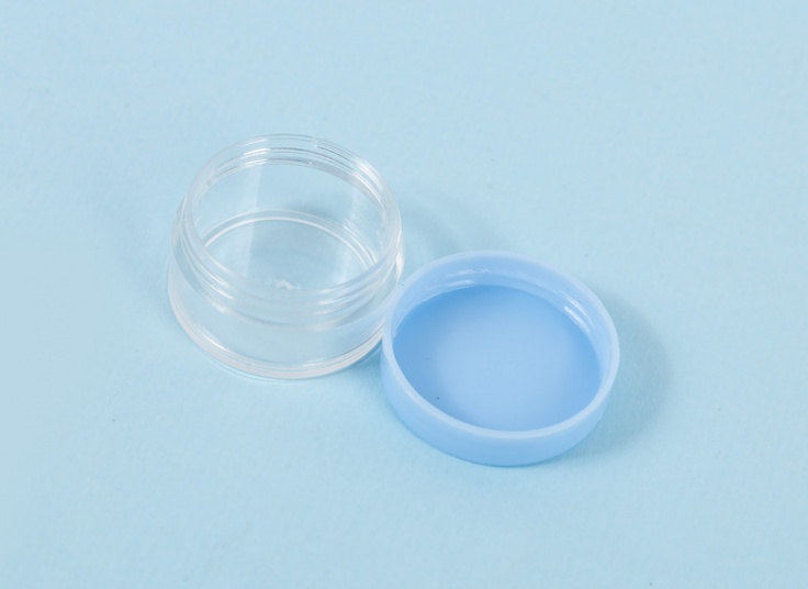 ست مسافرتی آرایشی بهداشتی