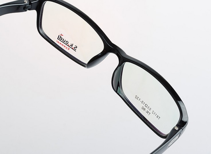 عینک طبی shikaoudi