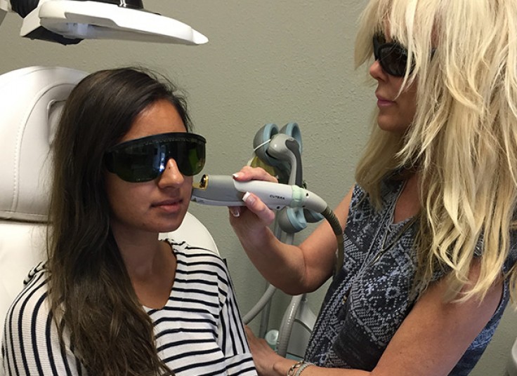 کلینیک هیوا SHR لیزر